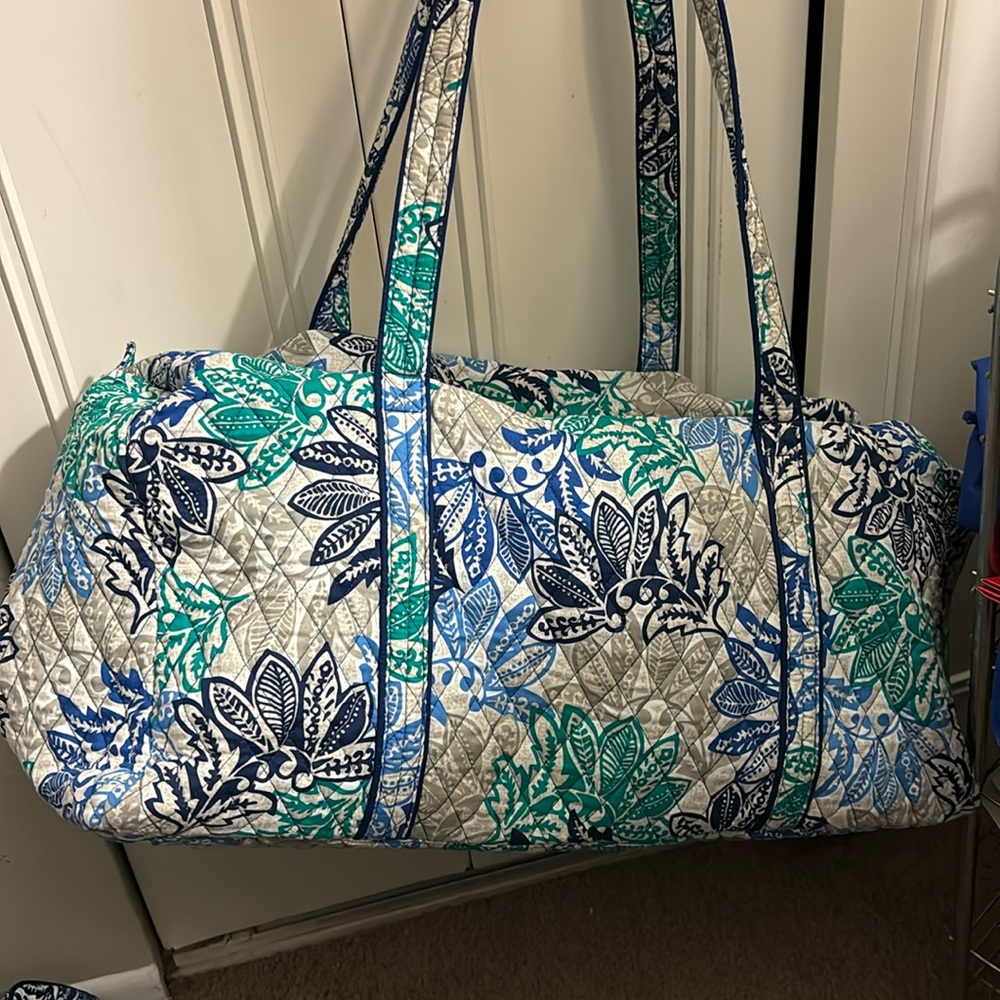 Vera Bradley Large Duffel Bag its new without tag